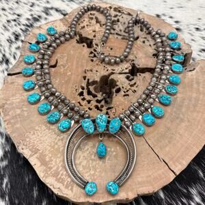 1970s Native American NAVAJO Sterling Silver & Turquoise Naja Station Necklace
